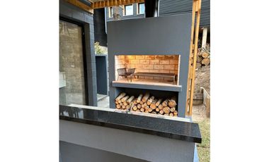 Excelente Casa en Barrio Deportivo 1- Costa Esmeralda.