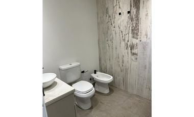 Excelente Casa en Barrio Deportivo 1- Costa Esmeralda.