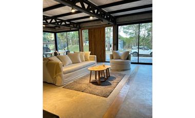 Excelente Casa en Barrio Deportivo 1- Costa Esmeralda.