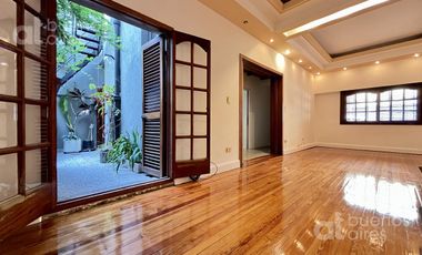 Hermosa Casa de 5 ambientes IMPECABLE ESTADO - Liniers