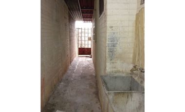 CASA EN VENTA EN LA SIESTA DE TOCUMEN A 3 CALLES DE LA ZONA PAGA