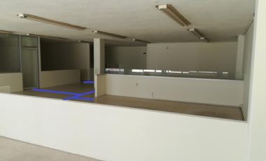 Oficina en 1er. piso de 354 m² en el centro de Veracruz. Cuenta con divisiones