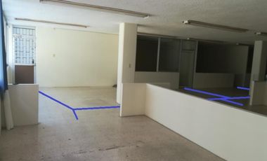 Oficina en 1er. piso de 354 m² en el centro de Veracruz. Cuenta con divisiones