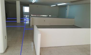 Oficina en 1er. piso de 354 m² en el centro de Veracruz. Cuenta con divisiones
