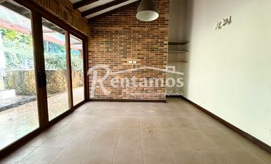 casa en arriendo en loma de las brujas. Cod A775810