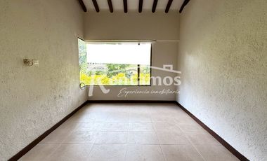 casa en arriendo en loma de las brujas. Cod A775810