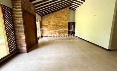 casa en arriendo en loma de las brujas. Cod A775810