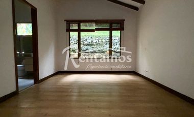 casa en arriendo en loma de las brujas. Cod A775810