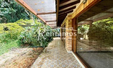 casa en arriendo en loma de las brujas. Cod A775810