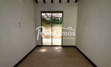 casa en arriendo en loma de las brujas. Cod A775810
