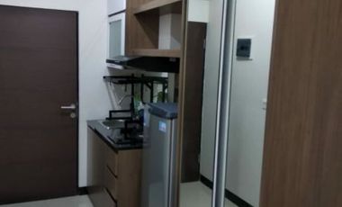 Apt. Amega Crown Hadap kolam renang/Utara, Furnish