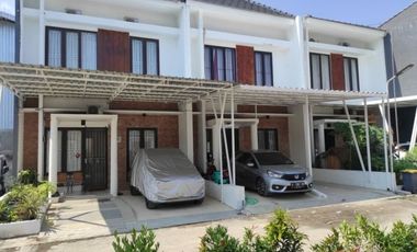 Rumah cantik Desaign Bikin Adem Ruangan Nyaman Lokasi Strategis Dekat RS Kariadi