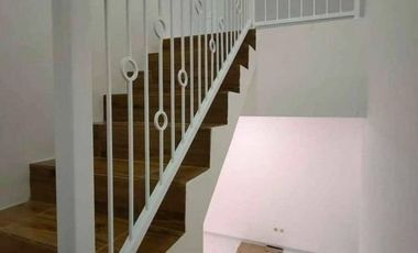 Rumah cantik Desaign Bikin Adem Ruangan Nyaman Lokasi Strategis Dekat RS Kariadi