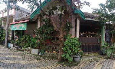 Rumah disewakan di Jawa Timur, Sidoarjo - Tanpa perabotan