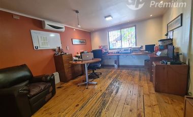 Casa en venta en La Cisterna uso habitacional u oficinas