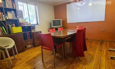Casa en venta en La Cisterna uso habitacional u oficinas