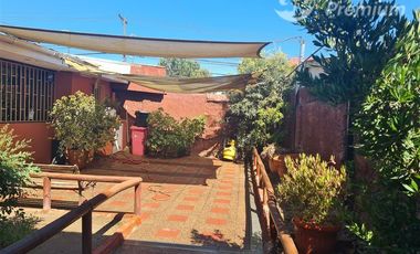 Casa en venta en La Cisterna uso habitacional u oficinas