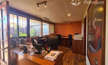 Casa en venta en La Cisterna uso habitacional u oficinas