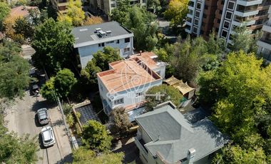 Hermosa y Amplia Propiedad en Providencia