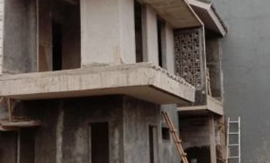 Rumah dalam cluster di kawasan elit setiabudi regency