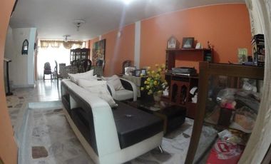 casa en venta en av. libertadores, playa hermosa. Cod V23221