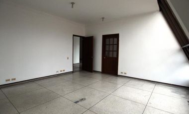 oficina en arriendo/venta en centro. Cod V6776