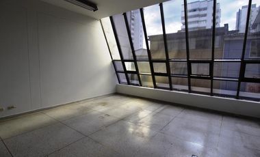 oficina en arriendo/venta en centro. Cod V6776