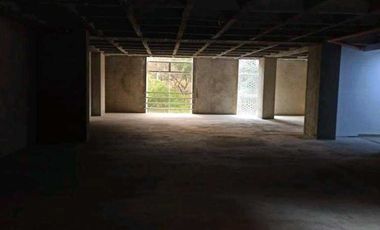 edificio en arriendo en conquistadores. Cod A9421663