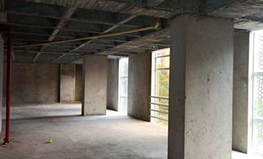 edificio en arriendo en conquistadores. Cod A9421663