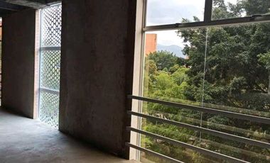 edificio en arriendo en conquistadores. Cod A9421663