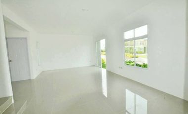 BRIANA SINGLE ATTACHED NEAR NAIA, MOA , TAGAYTAY 30MINS .Ready for Occupancy