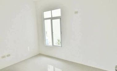 BRIANA SINGLE ATTACHED NEAR NAIA, MOA , TAGAYTAY 30MINS .Ready for Occupancy