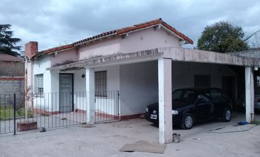 Ideal Inversores  Casa a restaurar con importante superficie de lote.