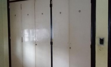 Ideal Inversores  Casa a restaurar con importante superficie de lote.