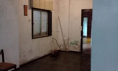 Ideal Inversores  Casa a restaurar con importante superficie de lote.