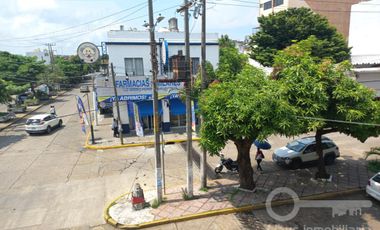 Venta de Edificio Comercial (Hotel) de 2 Niveles y 22 habitaciones en esquina de calle Malpica, Col. Centro, Coatzacoalcos, Ver.