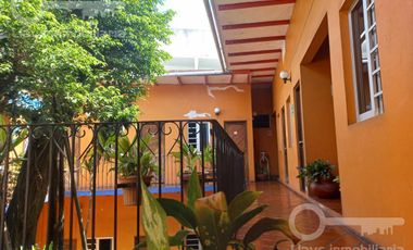 Venta de Edificio Comercial (Hotel) de 2 Niveles y 22 habitaciones en esquina de calle Malpica, Col. Centro, Coatzacoalcos, Ver.