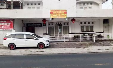 Rumah/Gedung Dijual Pinggir Jalan di Dampit Malang