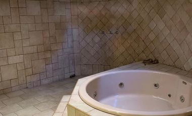Casa en venta y Renta en Ampliación el Triunfo,  Av. cardiólogos 128, central de abastos