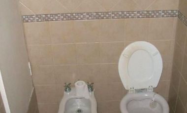 Casa de 3 amb. sobre lote propio.