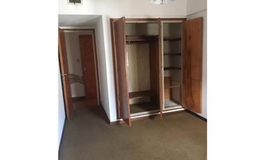 VENTA SEMIPISO DE 5 AMBIENTES EN MACROCENTRO