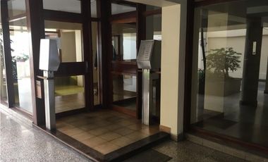 VENTA SEMIPISO DE 5 AMBIENTES EN MACROCENTRO