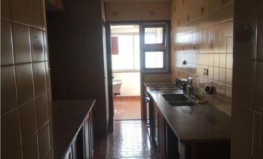 VENTA SEMIPISO DE 5 AMBIENTES EN MACROCENTRO