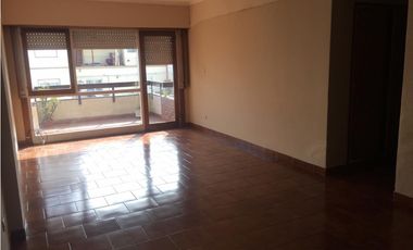 VENTA SEMIPISO DE 5 AMBIENTES EN MACROCENTRO