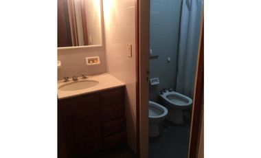 VENTA SEMIPISO DE 5 AMBIENTES EN MACROCENTRO