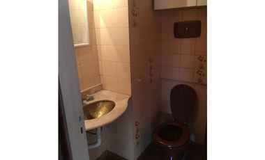 VENTA SEMIPISO DE 5 AMBIENTES EN MACROCENTRO