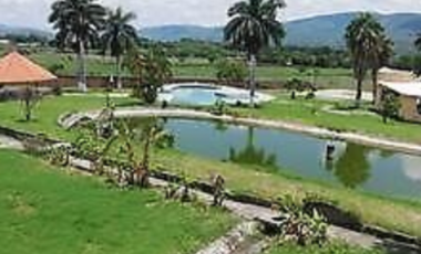 YAUTEPEC HERMOSO Y PLANO RANCHO CON CABALLERIZAS LAGO ALBERCA JACUZZI TENIS 6 HABITACIONES