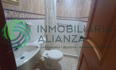 casa en arriendo en pueblo nuevo. Cod A17010