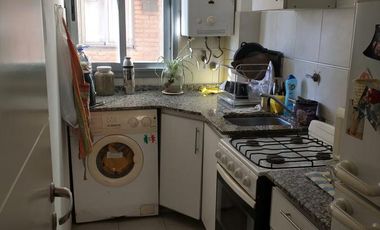 Venta Dpto 2 dorm. Balcón. Frente. Con escritura. Nueva Córdoba
