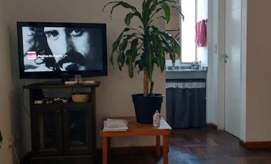 Venta Dpto 2 dorm. Balcón. Frente. Con escritura. Nueva Córdoba